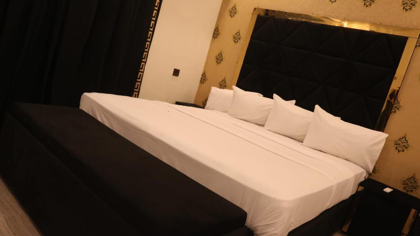 Hotel De Smart Multan Exterior foto