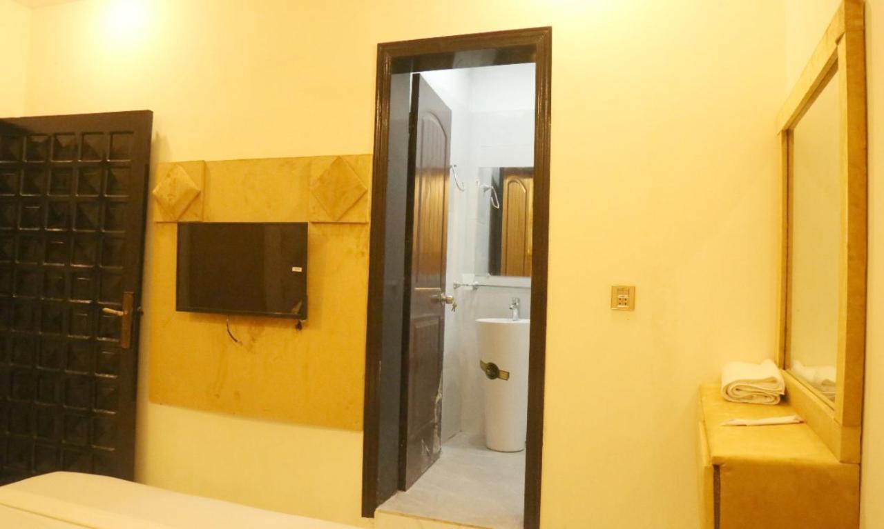 Hotel De Smart Multan Exterior foto